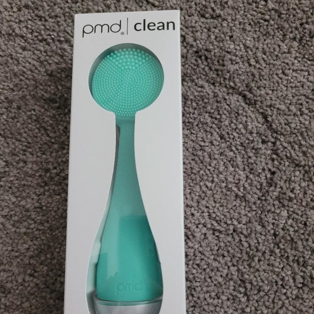 PMD Clean Smart Facial Cleansing Device